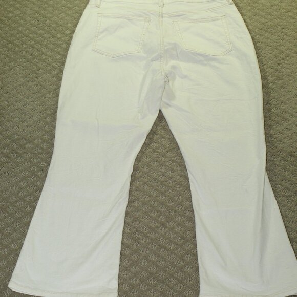 Loft High Rise Kick Crop Jean Size 30/10 Off White Stretch - Picture 2 of 8